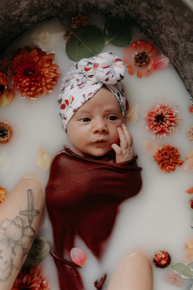 Séances photos bain de lait de bébé Naissance, nouveau-né.